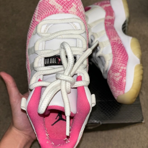 Jordan 11 Retro Low Pink Snakeskin - Picture 2 of 4